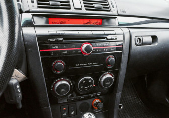 Подержанный автомобиль Mazda 3 Sedan 2008 года (14 фото)