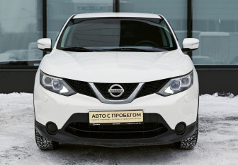 Подержанный автомобиль Nissan Qashqai 2014 года (8 фото)