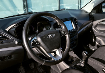 Подержанный автомобиль LADA (ВАЗ) Vesta Sedan 2021 года (15 фото)