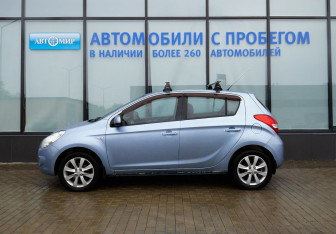 Подержанный автомобиль Hyundai i20 2010 года (2 фото)