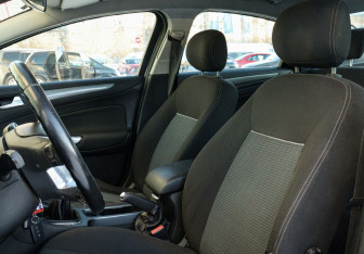 Подержанный автомобиль Ford Mondeo Sedan 2011 года (17 фото)