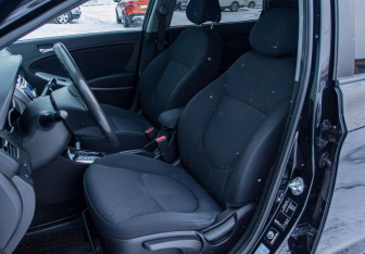 Подержанный автомобиль Hyundai Solaris Hatchback 2012 года (8 фото)