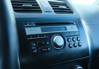 Подержанный автомобиль Suzuki SX4 Hatchback 2007 года (12 фото)