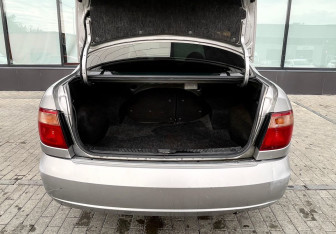 Подержанный автомобиль Nissan Almera Sedan 2005 года (17 фото)