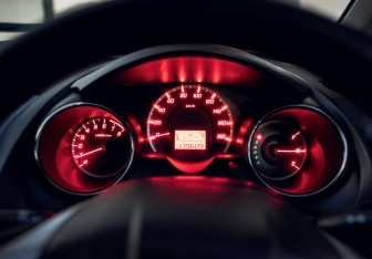 Подержанный автомобиль Honda Fit 2013 года (9 фото)
