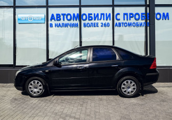 Подержанный автомобиль Ford Focus Sedan 2007 года (2 фото)