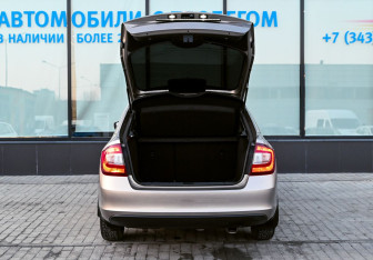 Подержанный автомобиль Skoda Rapid Liftback 2019 года (18 фото)