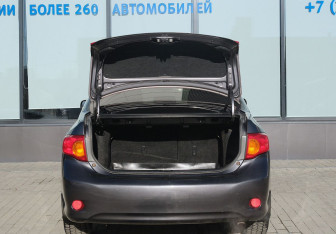 Подержанный автомобиль Toyota Corolla Sedan 2007 года (18 фото)