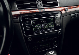 Подержанный автомобиль Skoda Superb Liftback 2012 года (12 фото)