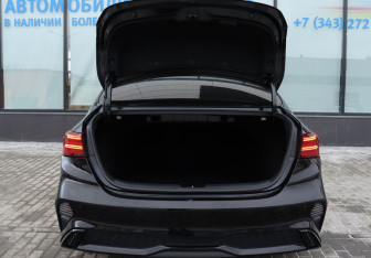 Подержанный автомобиль Kia Cerato Sedan 2022 года (26 фото)