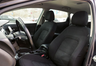 Подержанный автомобиль Kia Ceed Hatchback 2017 года (16 фото)