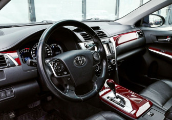 Подержанный автомобиль Toyota Camry Sedan 2013 года (15 фото)