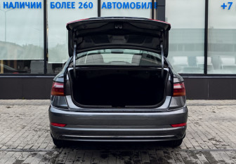 Подержанный автомобиль Volkswagen Jetta Sedan 2020 года (21 фото)