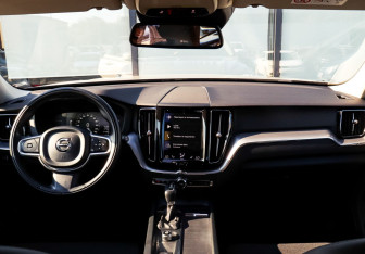 Подержанный автомобиль Volvo XC60 2018 года (19 фото)