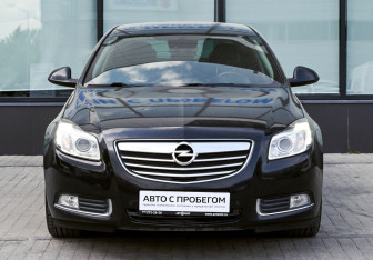 Подержанный автомобиль Opel Insignia Sedan 2013 года (8 фото)