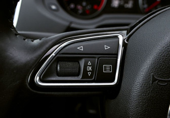 Подержанный автомобиль Audi Q3 2014 года (13 фото)