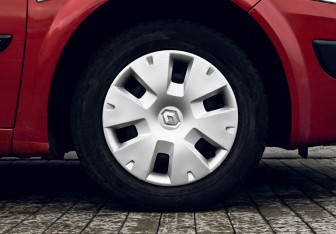 Подержанный автомобиль Renault Megane Wagon 2006 года (19 фото)