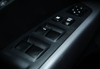 Подержанный автомобиль Mitsubishi Outlander 2008 года (11 фото)