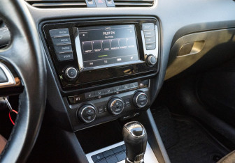 Подержанный автомобиль Skoda Octavia Liftback 2016 года (15 фото)