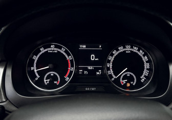 Подержанный автомобиль Skoda Rapid Liftback 2017 года (9 фото)