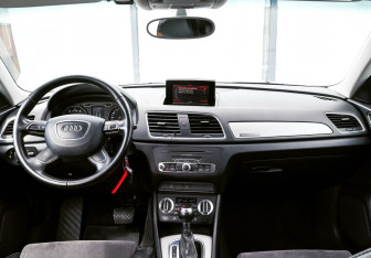 Подержанный автомобиль Audi Q3 2012 года (18 фото)