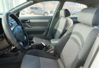 Подержанный автомобиль Chevrolet Lacetti Sedan 2010 года (16 фото)