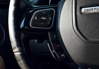 Подержанный автомобиль Land Rover Range Rover Evoque 2014 года (16 фото)