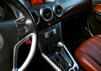Подержанный автомобиль Opel Antara 2013 года (9 фото)