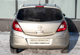 Подержанный автомобиль Opel Corsa 2008 года (4 фото)