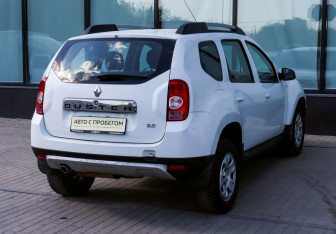 Подержанный автомобиль Renault Duster 2014 года (5 фото)