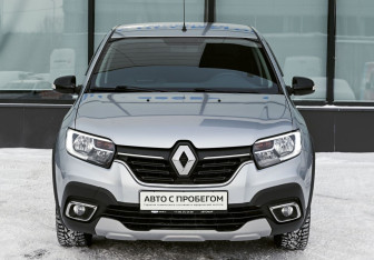 Подержанный автомобиль Renault Logan Sedan 2022 года (8 фото)
