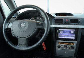 Подержанный автомобиль Opel Meriva 2008 года (10 фото)