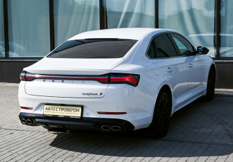 Подержанный автомобиль Geely Preface 2024 года (5 фото)