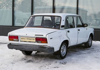 Подержанный автомобиль LADA (ВАЗ) 2107 1999 года (5 фото)