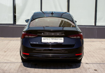 Подержанный автомобиль Skoda Octavia Liftback 2020 года (4 фото)