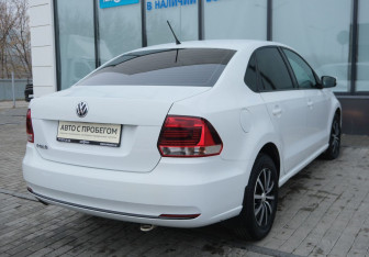 Подержанный автомобиль Volkswagen Polo Sedan 2016 года (5 фото)