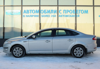 Подержанный автомобиль Ford Mondeo Sedan 2011 года (2 фото)