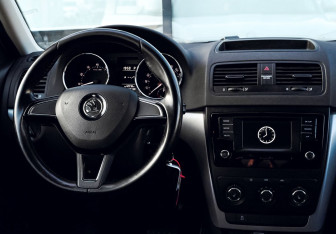 Подержанный автомобиль Skoda Yeti 2017 года (18 фото)