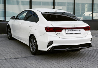 Подержанный автомобиль Kia K3 Sedan 2021 года (3 фото)