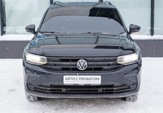 Подержанный автомобиль Volkswagen Tiguan 2021 года (9 фото)