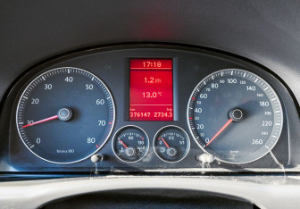 Подержанный автомобиль Volkswagen Touran 2007 года (10 фото)