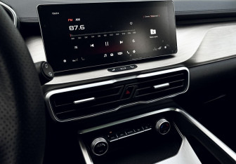Подержанный автомобиль Geely Coolray 2022 года (11 фото)