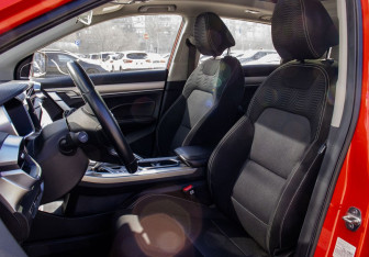 Подержанный автомобиль Geely Coolray 2020 года (17 фото)