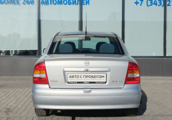 Подержанный автомобиль Chevrolet Viva 2005 года (4 фото)