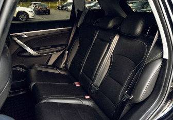 Подержанный автомобиль Geely Atlas Pro 2024 года (17 фото)