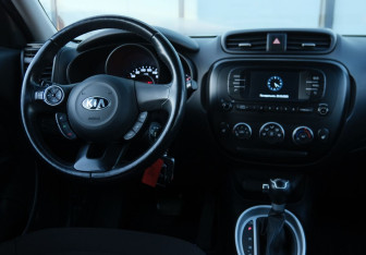 Подержанный автомобиль Kia Soul 2018 года (10 фото)