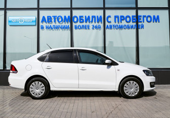 Подержанный автомобиль Volkswagen Polo Sedan 2015 года (6 фото)