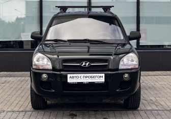 Подержанный автомобиль Hyundai Tucson 2007 года (8 фото)