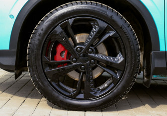 Подержанный автомобиль Geely Coolray 2024 года (15 фото)