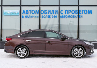 Подержанный автомобиль Hyundai Sonata 2017 года (6 фото)